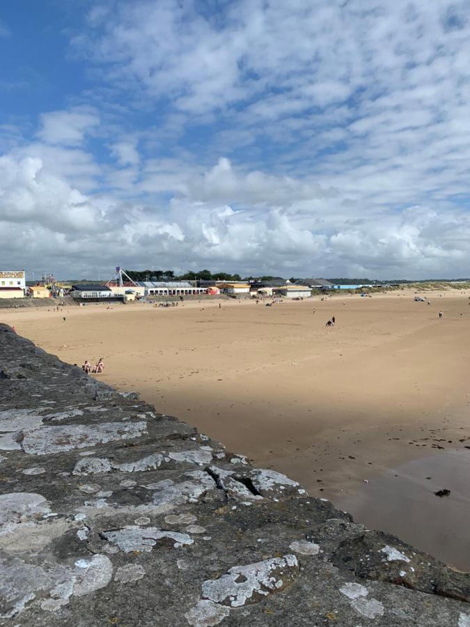 Phoenix Caravan Hire, Trecco Bay Porthcawl Exterior photo